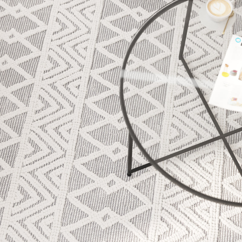 Deanna Indoor Geometric Area Rug